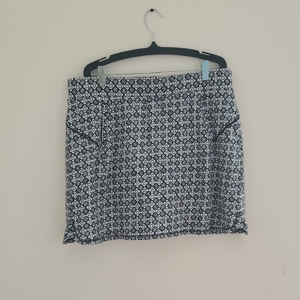 Talbots Black and White Geometric Pencil Skirt